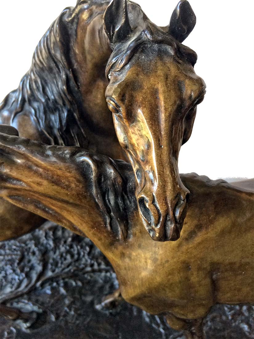 P. J. Mène 'l’Accolade' P. J. Mène 'l’Accolade'